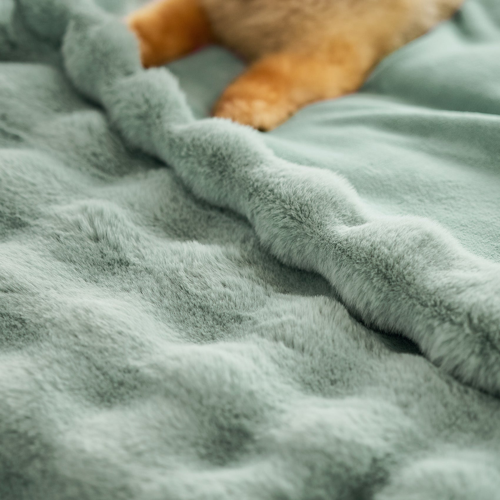 Bubble Faux Fur Blanket - Image 44